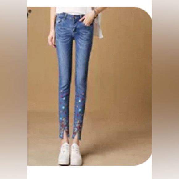 Jean - Picture 2 of 4